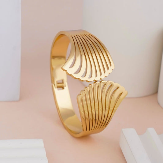 Scallop Cuff Bracelet